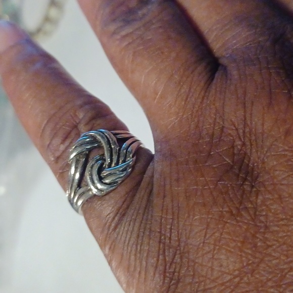 STERLING SILVER RING MARKED 925, SIZE 7 - Picture 2 of 3